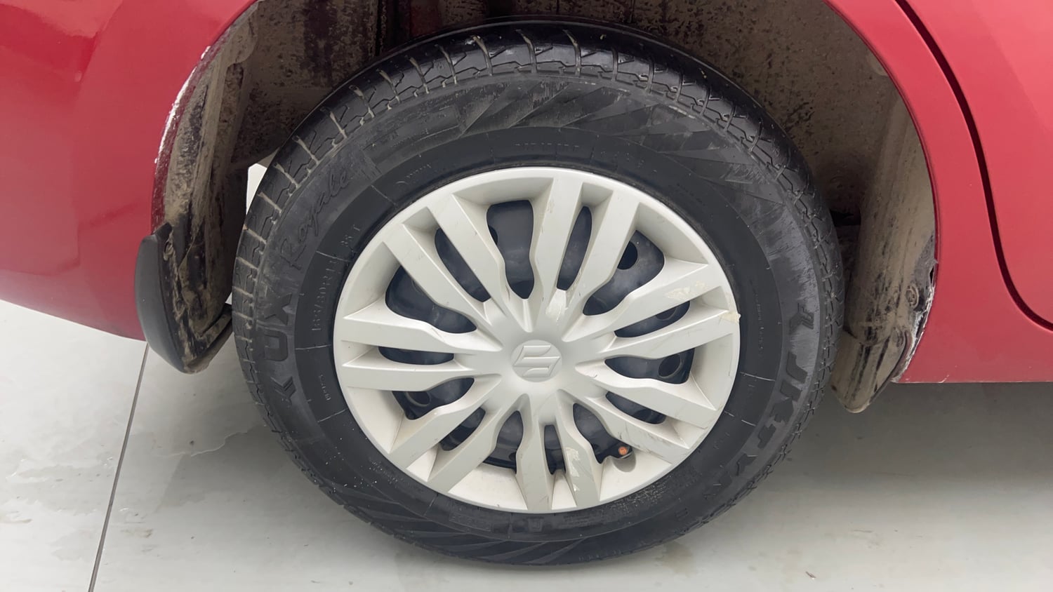 Used 2022 Maruti Suzuki Dzire VXi CNG Cng Manual tyres RIGHT REAR TYRE RIM VIEW