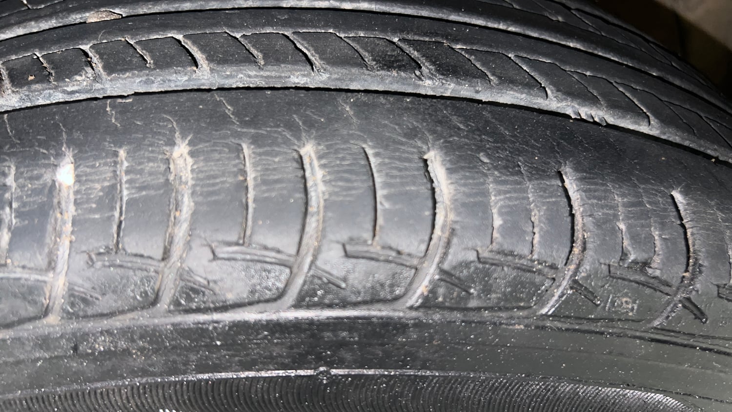 Used 2019 Maruti Suzuki Baleno Delta 1.2 AT Petrol Automatic tyres RIGHT FRONT TYRE TREAD VIEW
