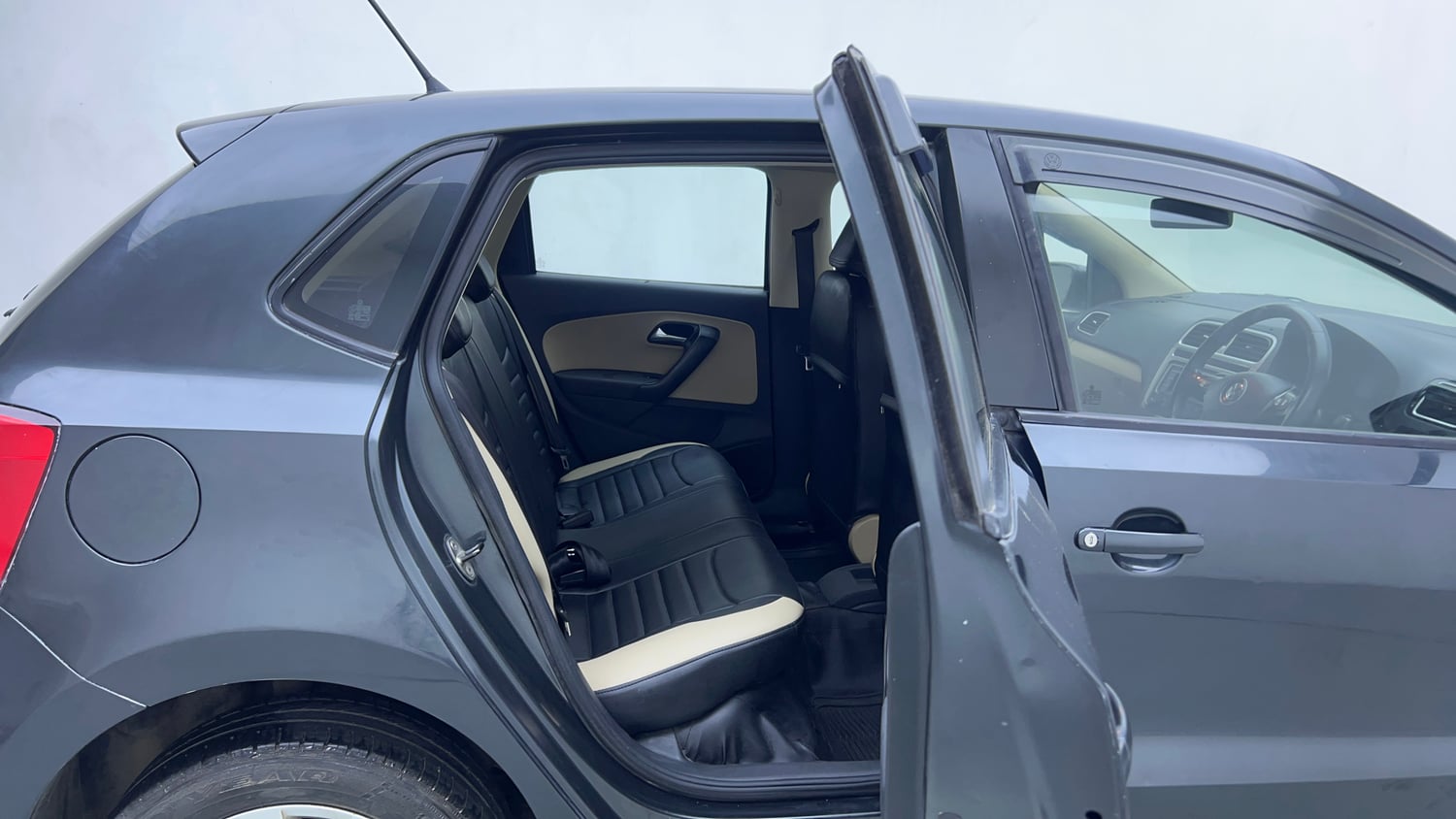 Used 2015 Volkswagen Polo Highline1.2L (P) Petrol Manual interior RIGHT SIDE REAR DOOR CABIN VIEW