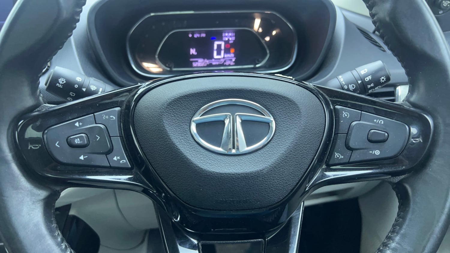 Used 2020 Tata Nexon XZA Plus (S) Petrol Automatic top_features Airbags