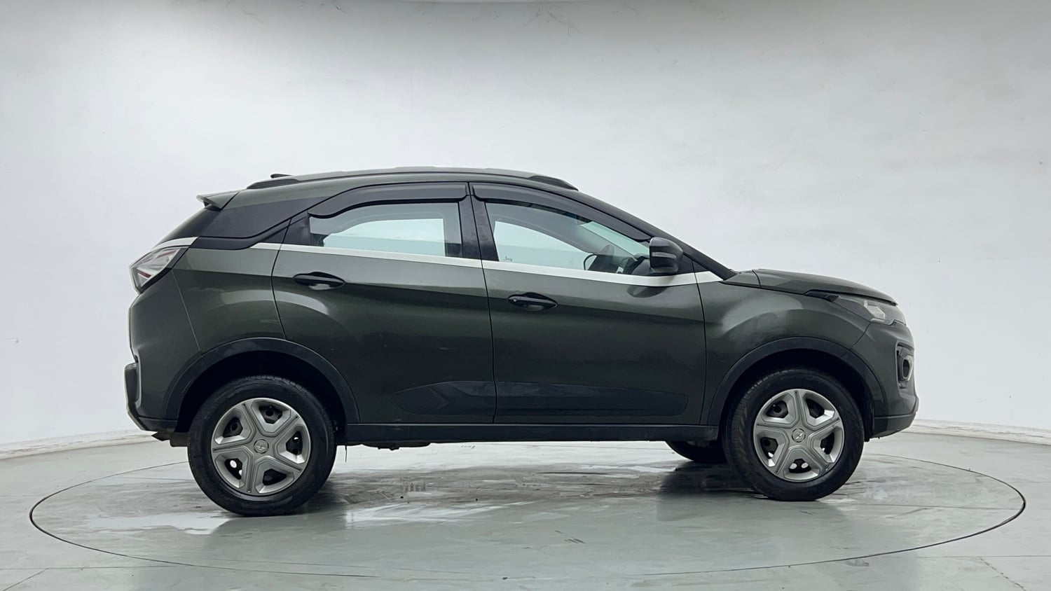 Used 2020 Tata Nexon XMA Petrol Automatic exterior RIGHT SIDE VIEW