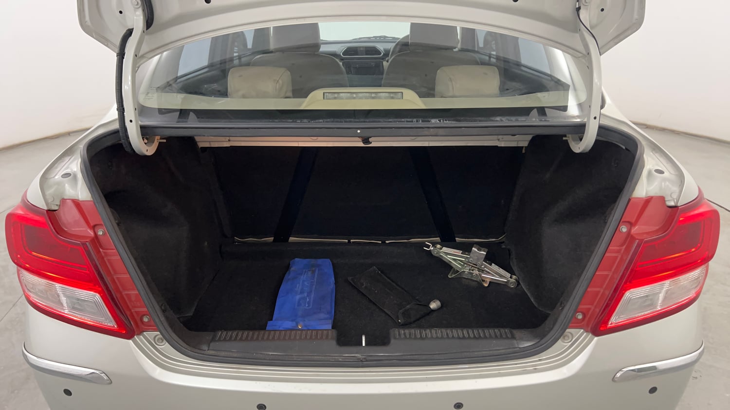 Used 2019 Maruti Suzuki Dzire VXi Petrol Manual interior DICKY INSIDE VIEW