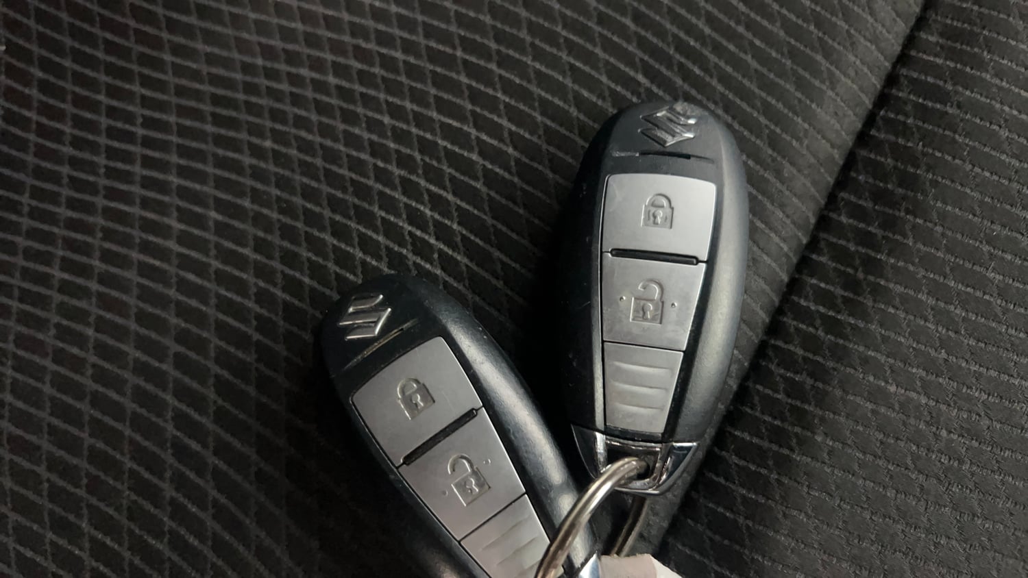 Used 2016 Maruti Suzuki Swift ZXi Petrol Manual extra CAR KEY VIEW