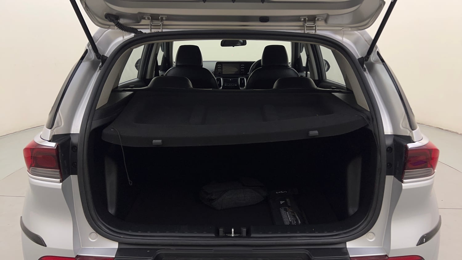 Used 2022 Kia Sonet HTK Plus 1.2 Petrol Manual interior DICKY INSIDE VIEW