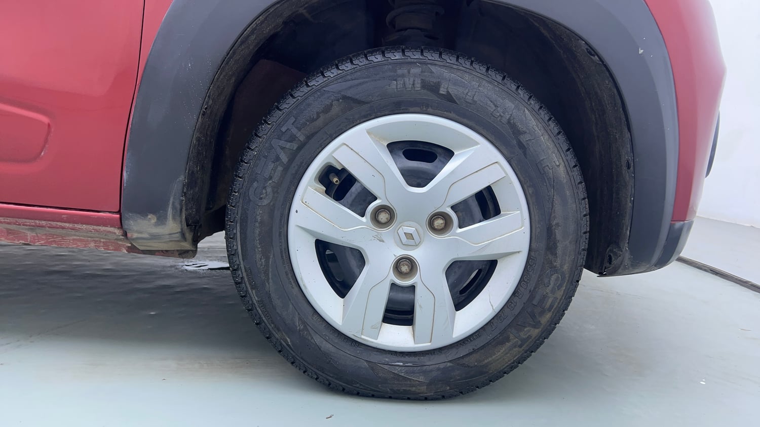 Used 2019 Renault Kwid RXT Opt Petrol Manual tyres RIGHT FRONT TYRE RIM VIEW