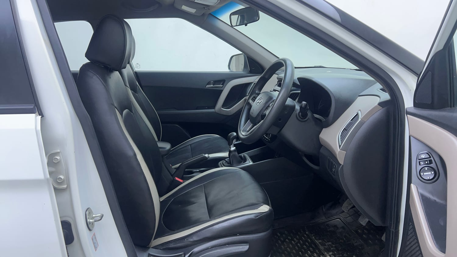 Used 2017 Hyundai Creta 1.6 SX Plus Petrol Petrol Manual interior RIGHT SIDE FRONT DOOR CABIN VIEW