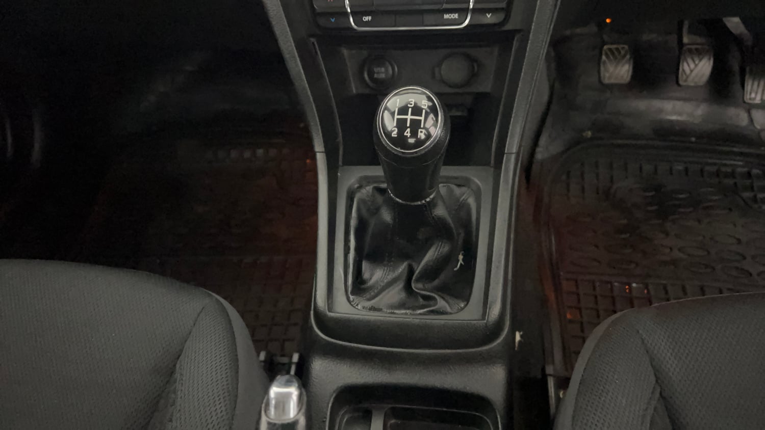 Used 2021 maruti-suzuki Vitara Brezza ZXi Plus Petrol Manual interior GEAR  KNOB VIEW