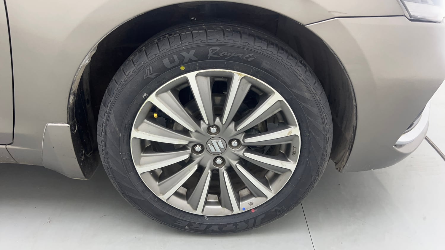 Used 2022 Maruti Suzuki Ciaz Alpha 1.5 Petrol Manual tyres RIGHT FRONT TYRE RIM VIEW