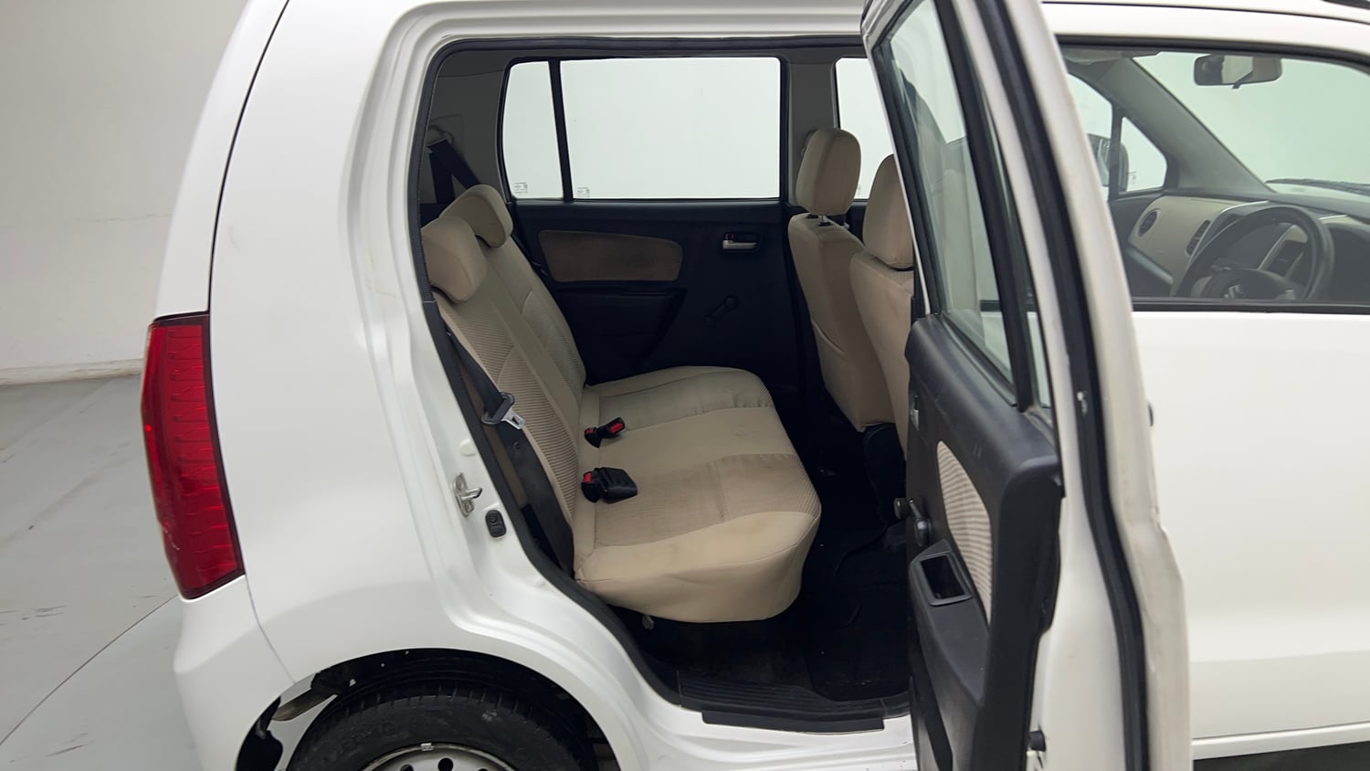 Used 2018 Maruti Suzuki Wagon R LXI CNG Cng Manual interior RIGHT SIDE REAR DOOR CABIN VIEW