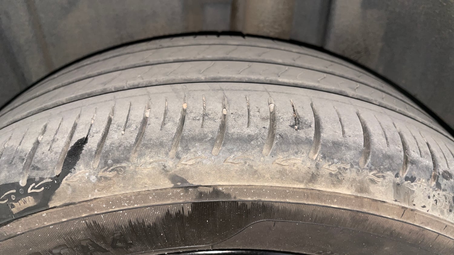 Used 2024 Skoda Slavia Ambition 1.0L TSI MT Petrol Manual tyres LEFT REAR TYRE TREAD VIEW