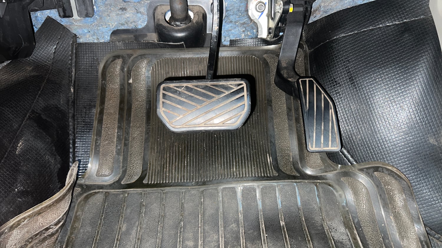 Used 2016 Maruti Suzuki Celerio VXi AMT Petrol Automatic interior PEDALS VIEW