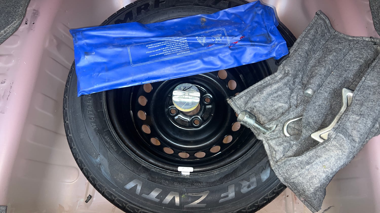 Used 2019 Honda Amaze 1.2 VX CVT Petrol Petrol Automatic tyres SPARE TYRE VIEW