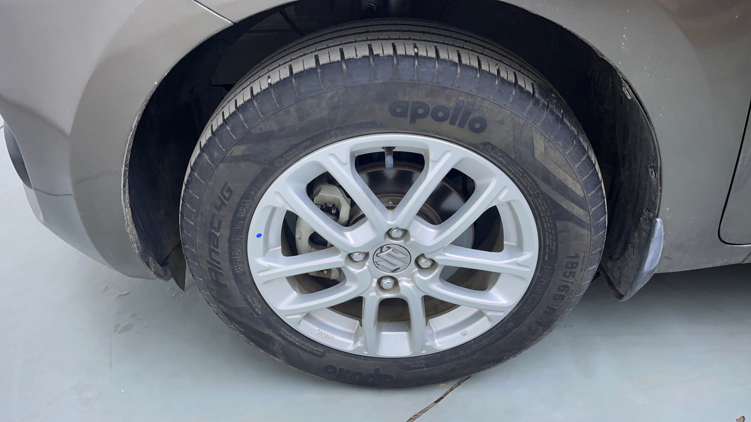 Used 2022 Maruti Suzuki Swift ZXi Petrol Manual tyres LEFT FRONT TYRE RIM VIEW