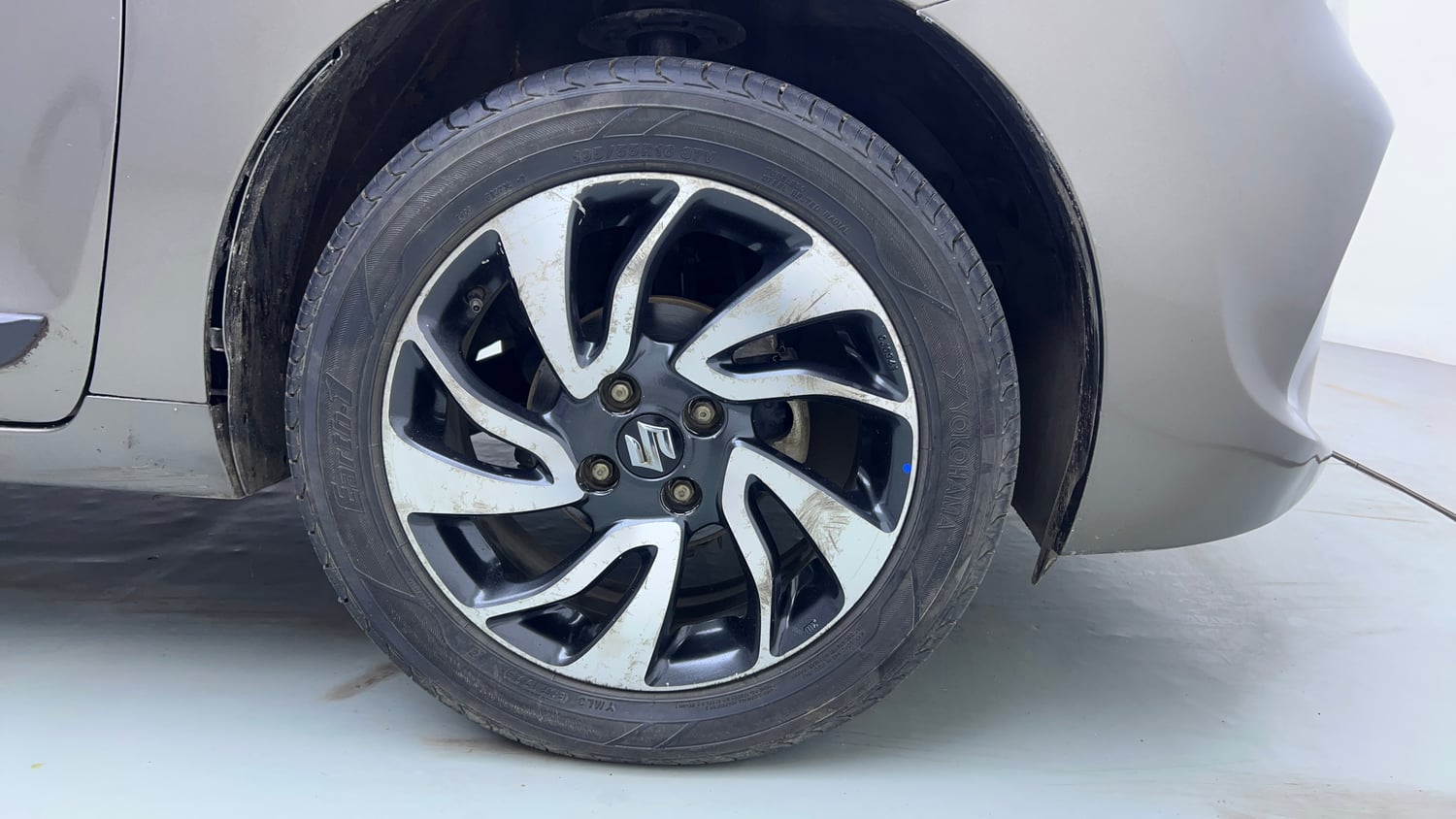Used 2021 Maruti Suzuki Baleno Zeta Petrol Manual tyres RIGHT FRONT TYRE RIM VIEW