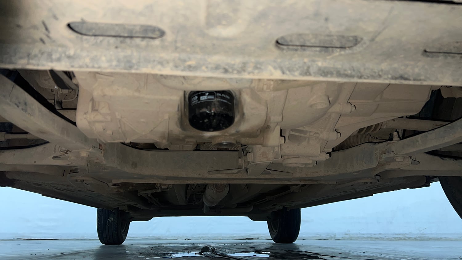 Used 2023 Nissan Magnite XE Petrol Manual extra FRONT LEFT UNDERBODY VIEW
