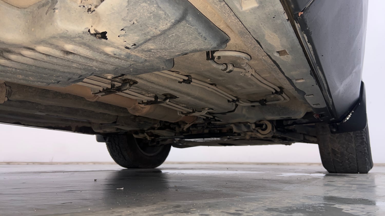 Used 2020 Tata Harrier XZA Plus Dual Tone Diesel Automatic extra REAR RIGHT UNDERBODY VIEW
