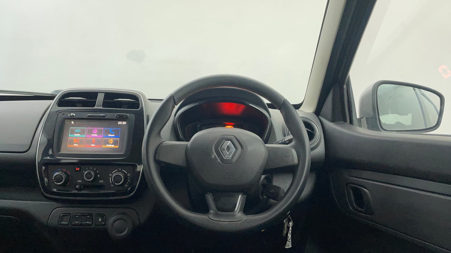 Used 2017 Renault Kwid RXT (O) 1.0 SCE Edition Petrol Manual interior STEERING VIEW