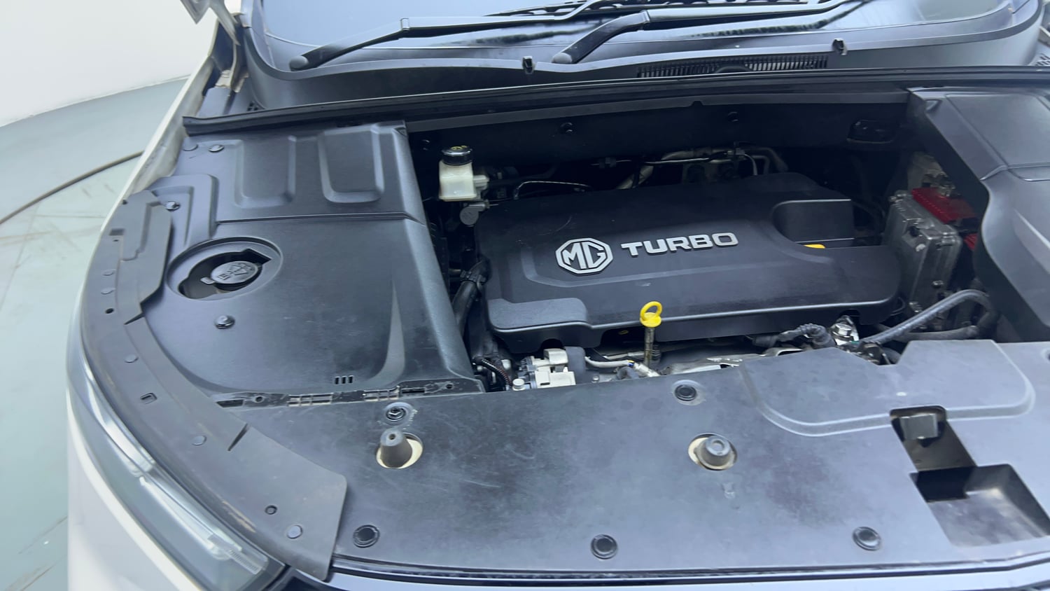 Used 2021 MG Motors Hector Plus Select 2.0 Diesel Turbo MT 7-STR Diesel Manual engine ENGINE RIGHT SIDE VIEW