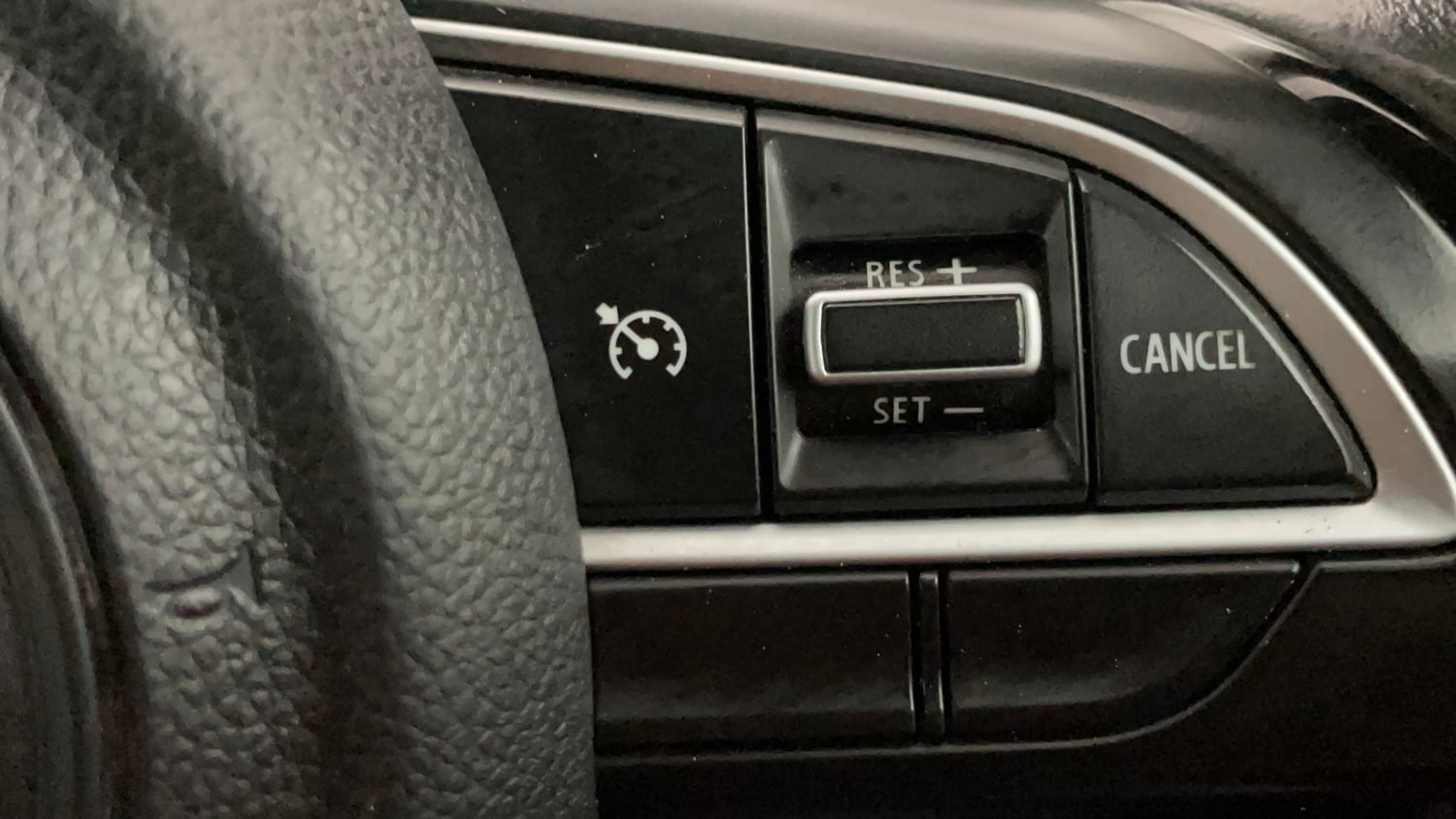 Used 2023 Toyota Glanza V Petrol Manual top_features Cruise control