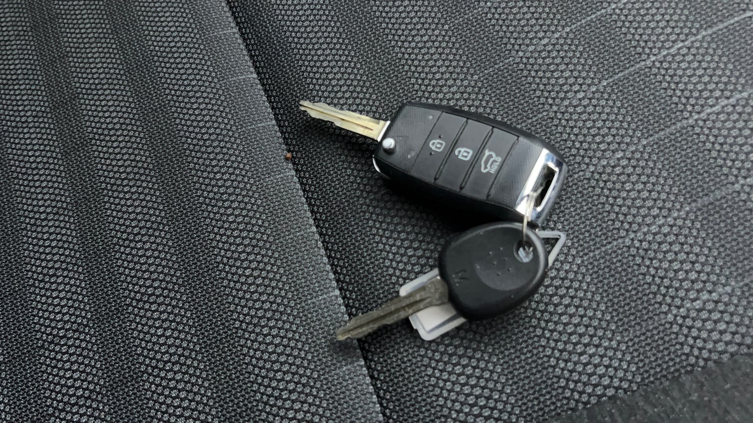 Used 2022 Kia Sonet HTK Plus 1.2 Petrol Manual extra CAR KEY VIEW