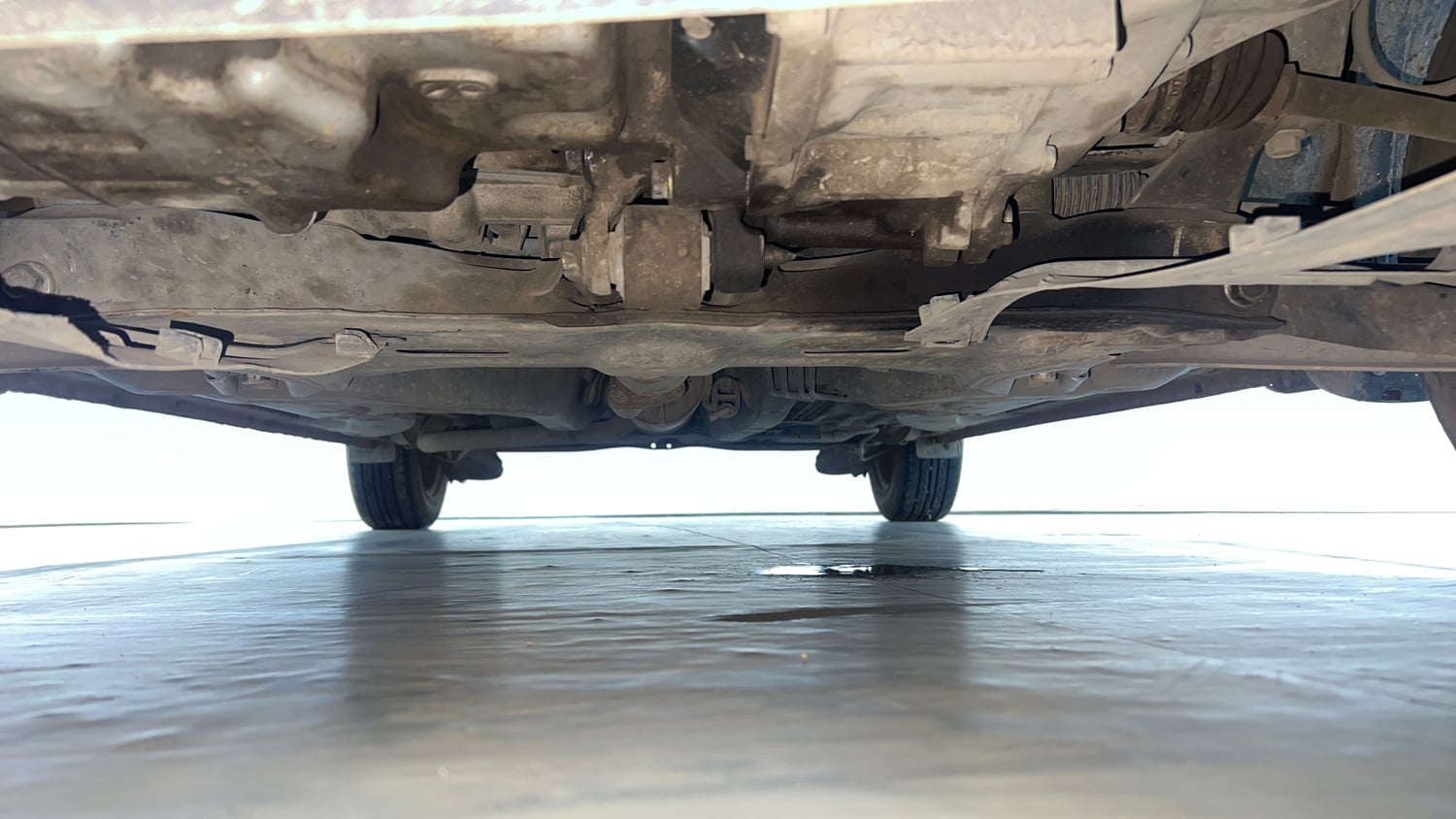 Used 2015 Honda Amaze 1.2 S i-VTEC Petrol Manual extra FRONT LEFT UNDERBODY VIEW