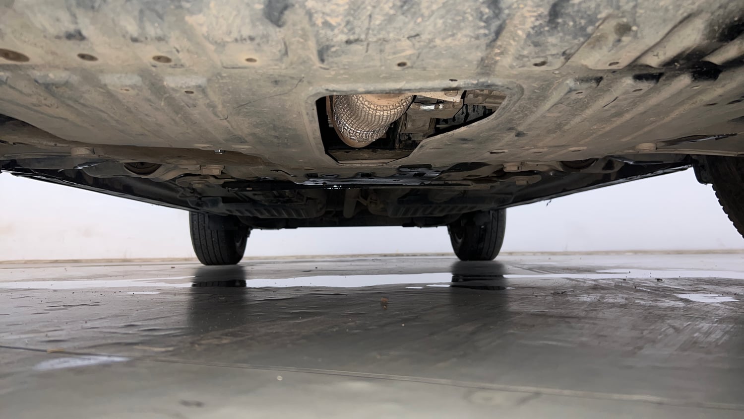 Used 2020 Tata Harrier XZA Plus Dual Tone Diesel Automatic extra FRONT LEFT UNDERBODY VIEW