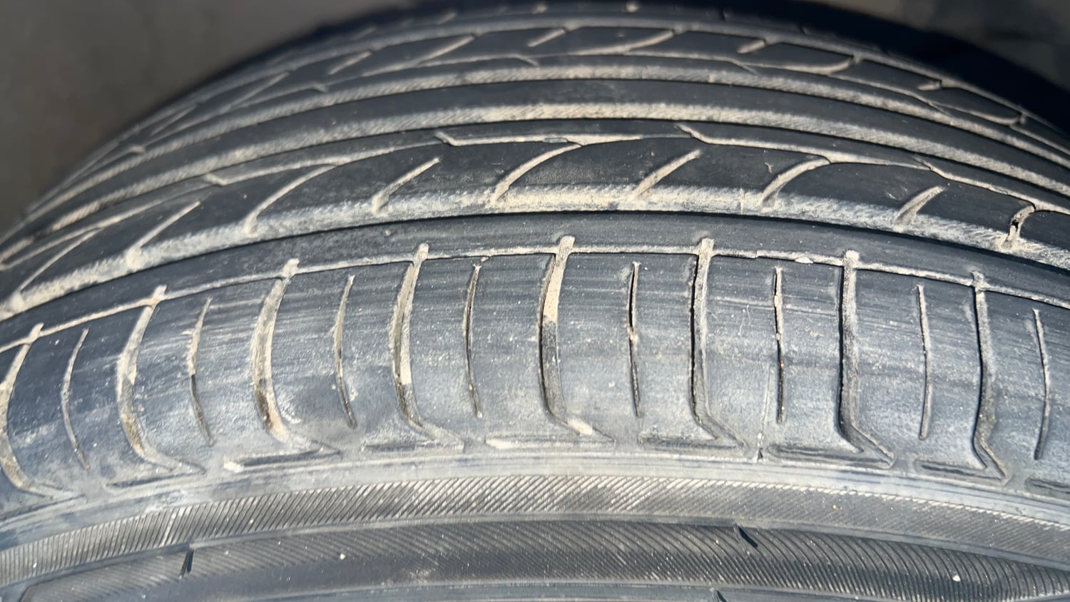 Used 2018 Honda Amaze 1.2 V CVT Petrol Petrol Automatic tyres RIGHT FRONT TYRE TREAD VIEW