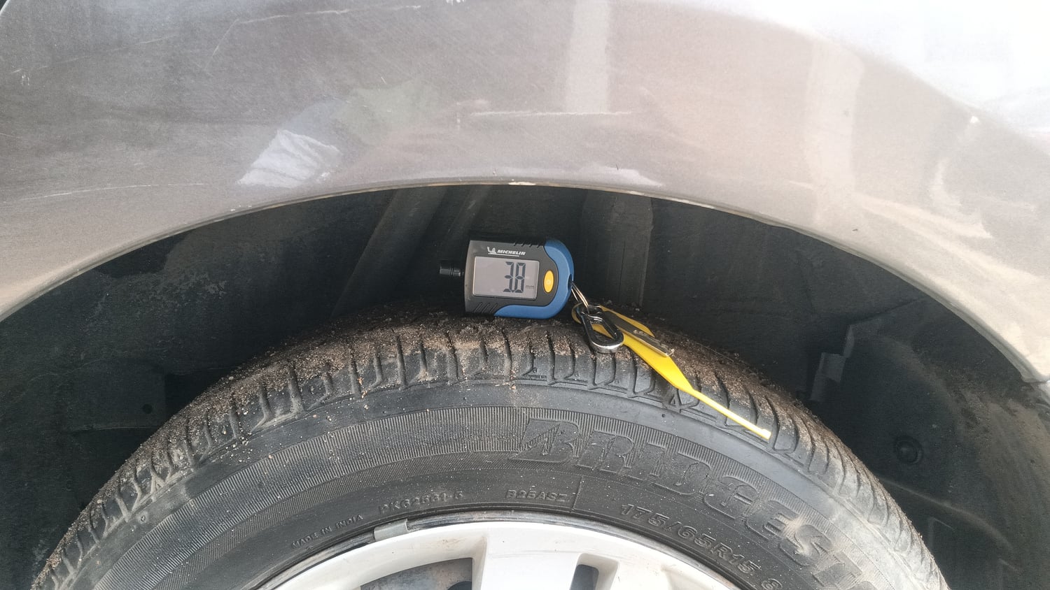 Used 2015 Honda City SV Petrol Manual tyres LEFT REAR TYRE TREAD VIEW