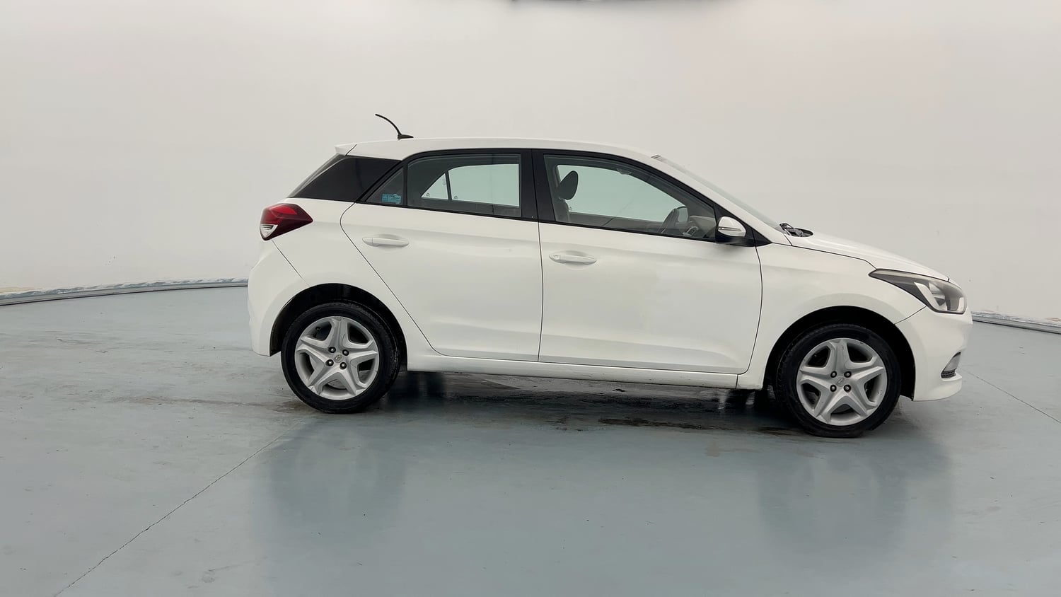 Used 2017 Hyundai Elite i20 Asta 1.2 Petrol Manual exterior RIGHT SIDE VIEW