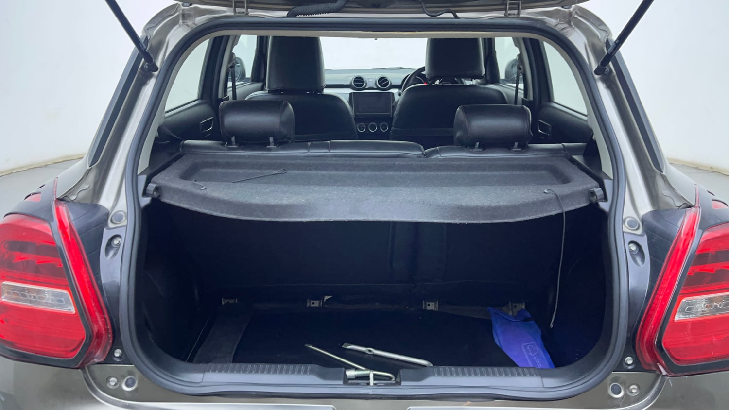 Used 2022 Maruti Suzuki Swift ZXi Petrol Manual interior DICKY INSIDE VIEW