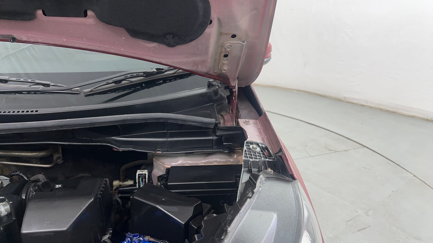 Used 2021 Honda WR-V VX MT Petrol Petrol Manual engine ENGINE LEFT SIDE HINGE & APRON VIEW