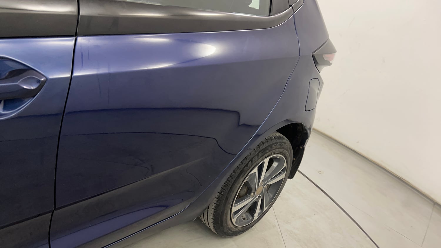 Used 2023 Tata Altroz XZA Petrol Petrol Automatic dents MINOR SCRATCH