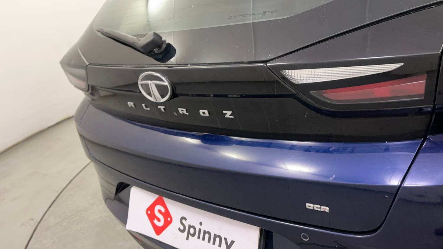 Used 2023 Tata Altroz XZA Petrol Petrol Automatic dents MINOR SCRATCH