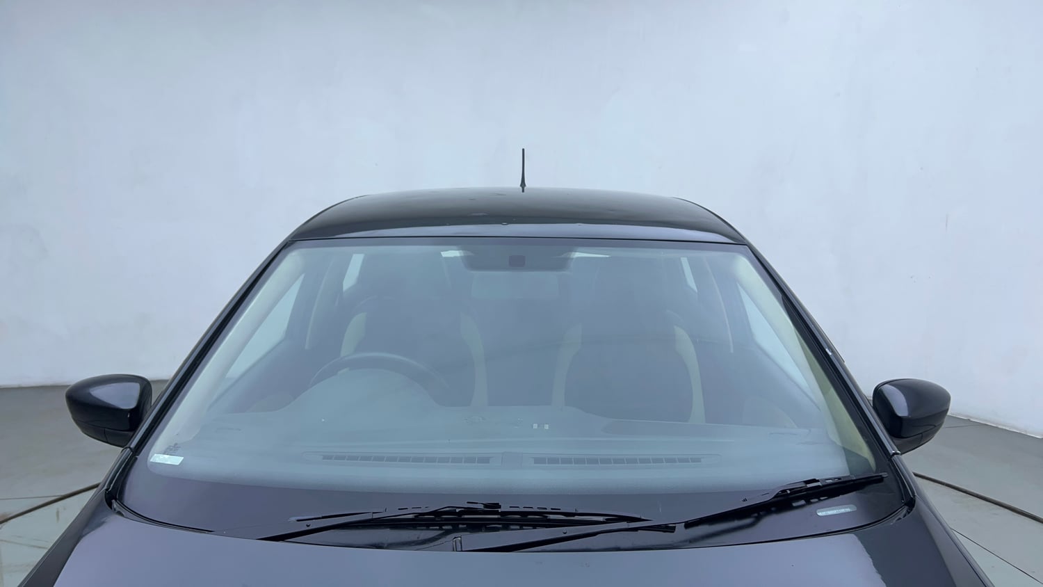 Used 2015 Volkswagen Polo Highline1.2L (P) Petrol Manual exterior FRONT WINDSHIELD VIEW