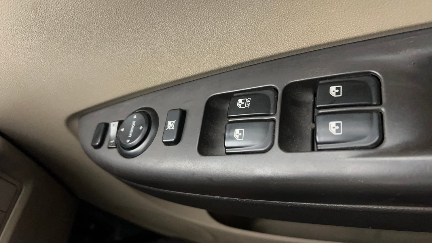 Used 2012 Hyundai i20 Magna (O) 1.2 Petrol Manual top_features Adjustable ORVM