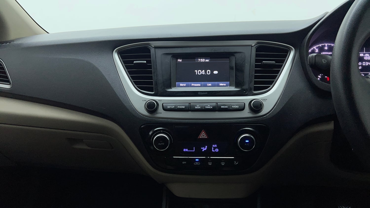 Used 2019 Hyundai Verna 1.4 VTVT EX Petrol+cng(outside fitted) Cng Manual interior MUSIC SYSTEM & AC CONTROL VIEW