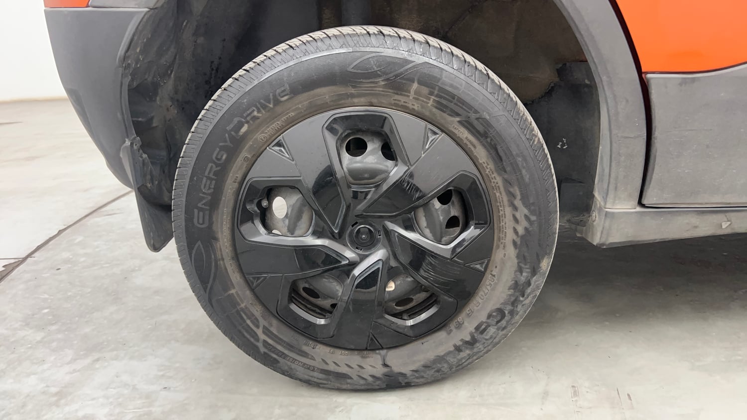 Used 2024 Tata Punch Adventure iCNG Cng Manual tyres RIGHT REAR TYRE RIM VIEW