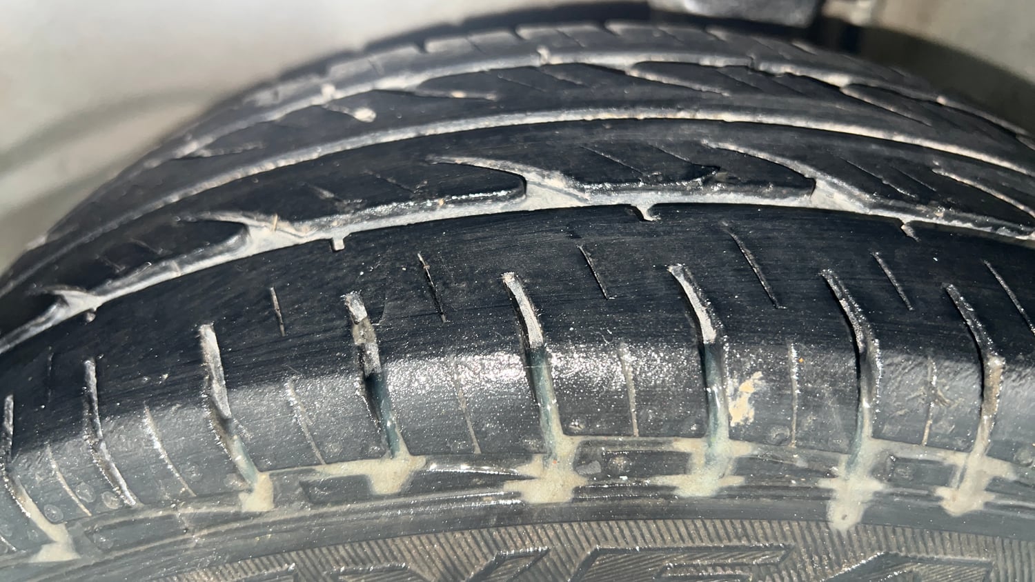 Used 2018 Maruti Suzuki Alto 800 VXi Petrol Manual tyres LEFT FRONT TYRE TREAD VIEW