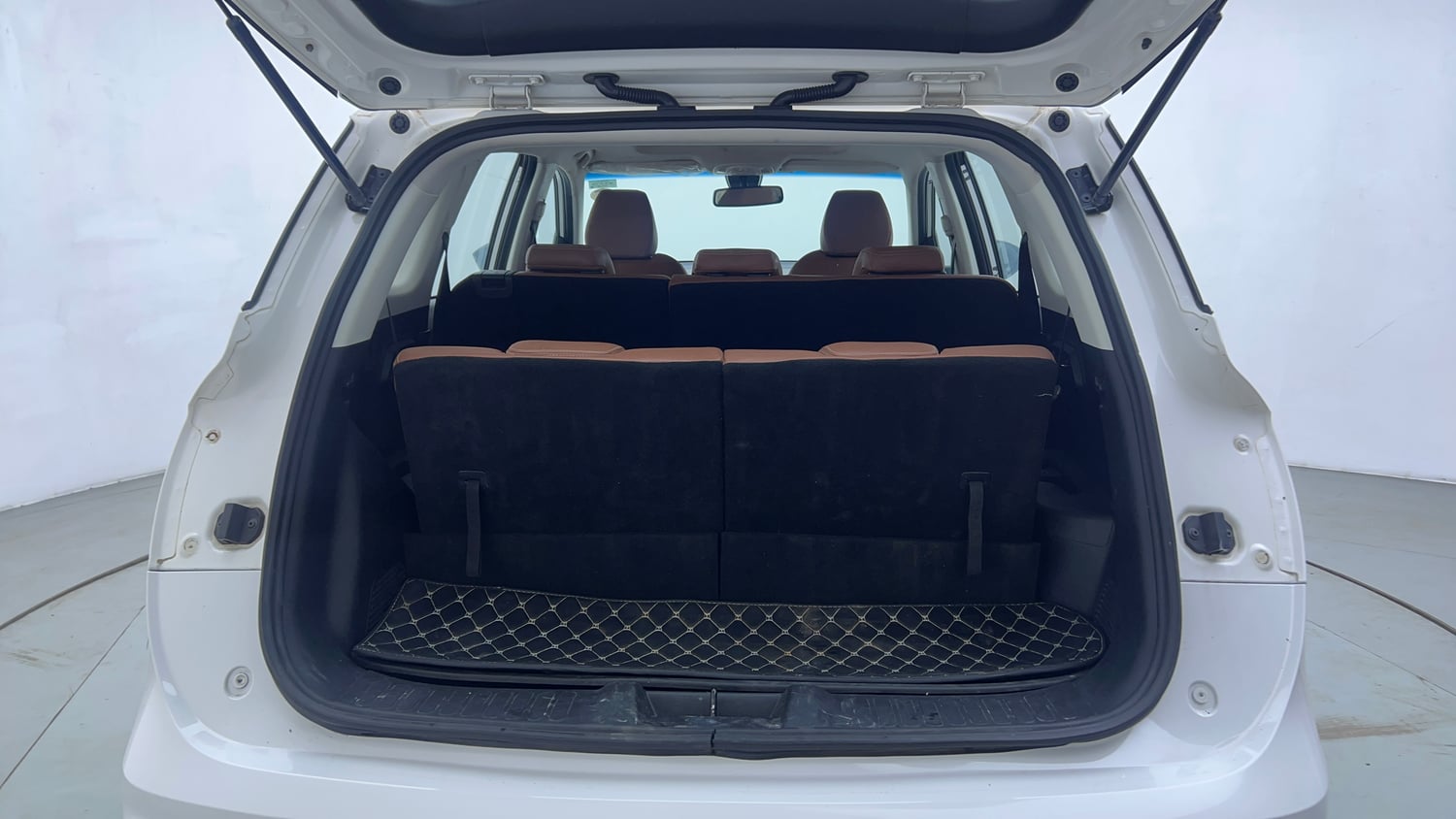 Used 2021 MG Motors Hector Plus Select 2.0 Diesel Turbo MT 7-STR Diesel Manual interior DICKY INSIDE VIEW