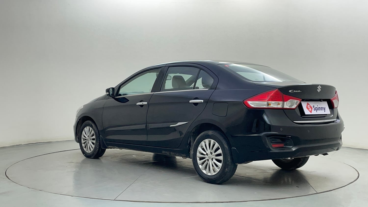 Used 2017 Maruti Suzuki Ciaz Zeta 1.4 AT Petrol Automatic exterior LEFT REAR CORNER VIEW
