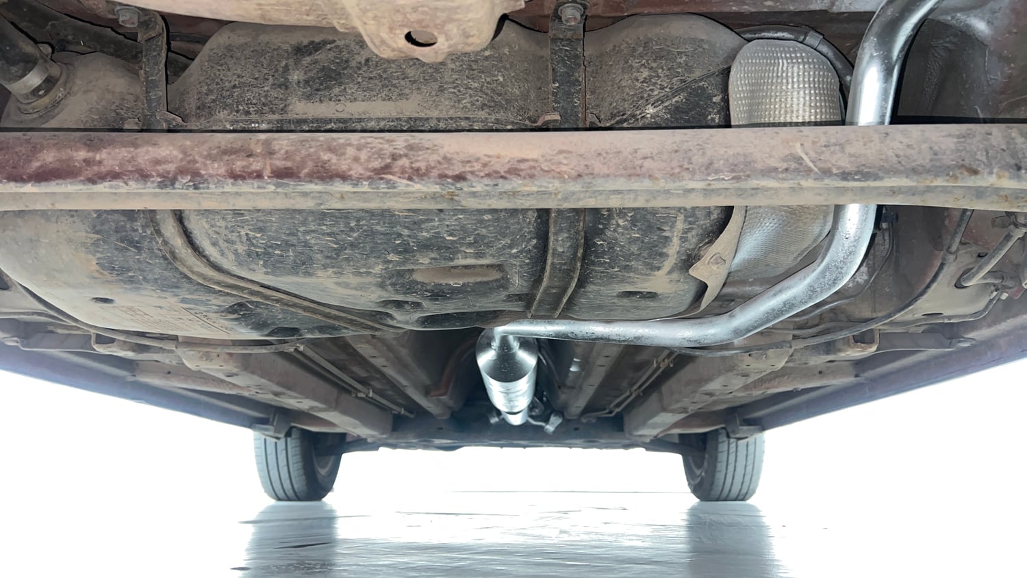 Used 2016 Maruti Suzuki Swift ZXi Petrol Manual extra REAR UNDERBODY VIEW (TAKEN FROM REAR)