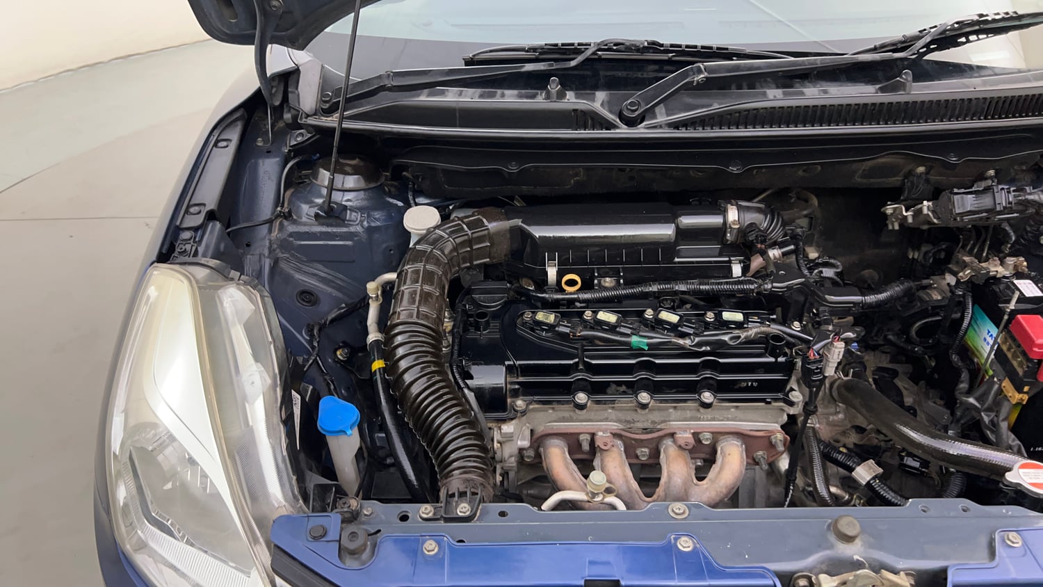 Used 2019 Maruti Suzuki Baleno Delta 1.2 AT Petrol Automatic engine ENGINE RIGHT SIDE HINGE & APRON VIEW