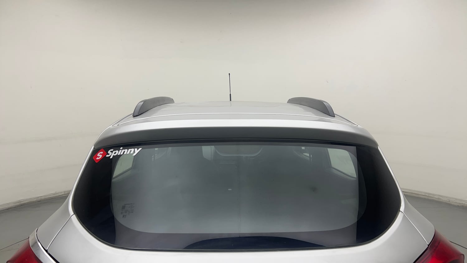 Used 2016 Renault Kwid RXT Petrol Manual exterior BACK WINDSHIELD VIEW