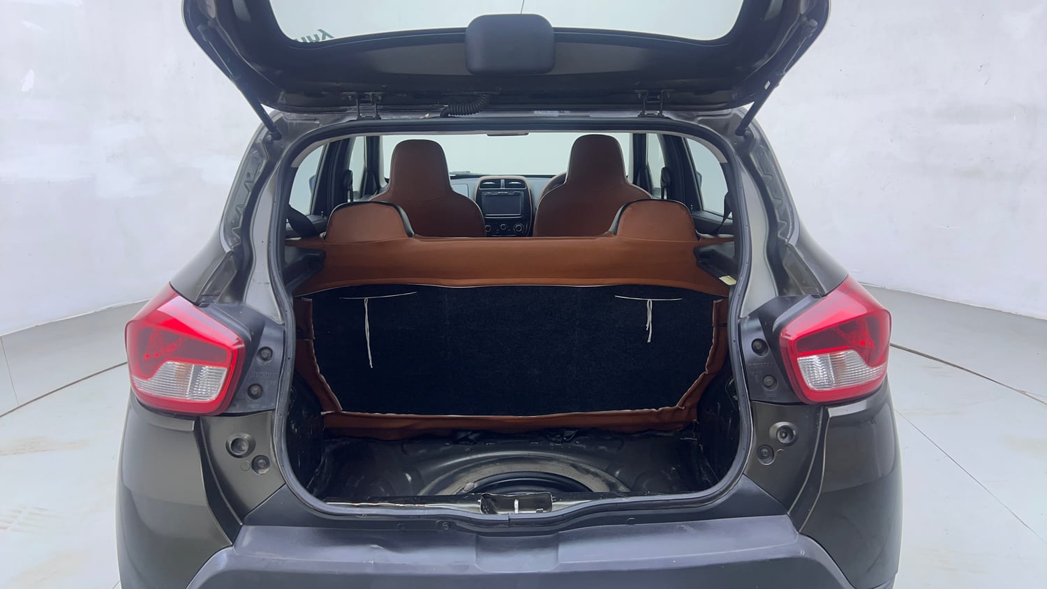 Used 2017 Renault Kwid CLIMBER 1.0 Petrol Manual interior DICKY INSIDE VIEW