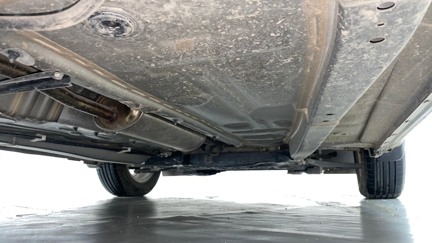 Used 2018 Maruti Suzuki Swift ZXi AMT Petrol Automatic extra REAR RIGHT UNDERBODY VIEW