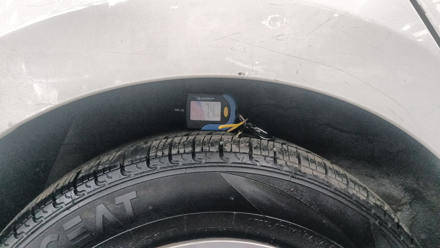 Used 2016 Hyundai Grand i10 Sportz 1.2 Kappa VTVT Petrol Manual tyres RIGHT REAR TYRE TREAD VIEW