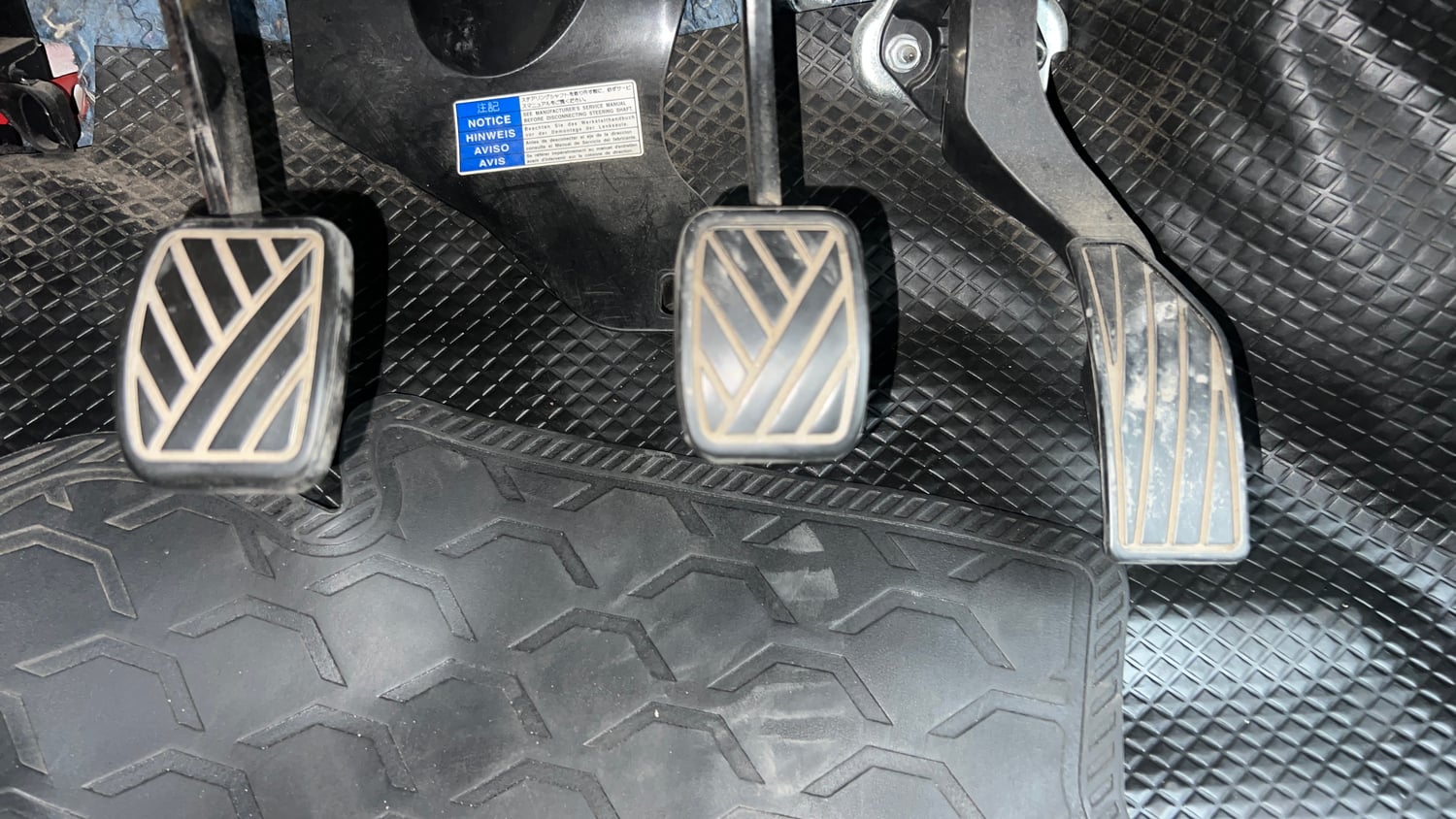 Used 2016 Maruti Suzuki Swift ZXi Petrol Manual interior PEDALS VIEW