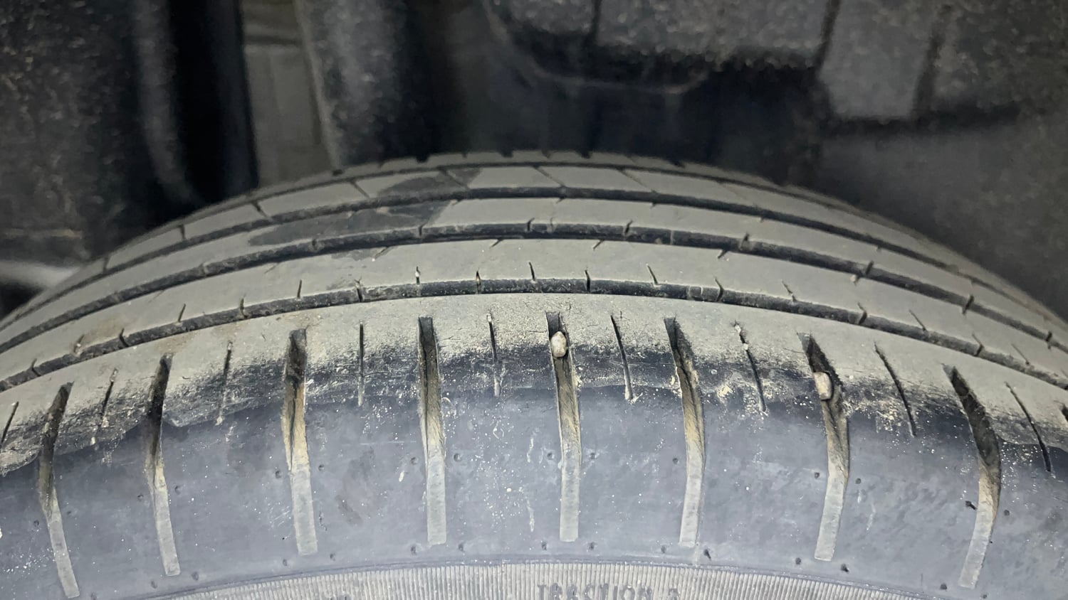 Used 2022 Maruti Suzuki Swift ZXi Petrol Manual tyres RIGHT REAR TYRE TREAD VIEW
