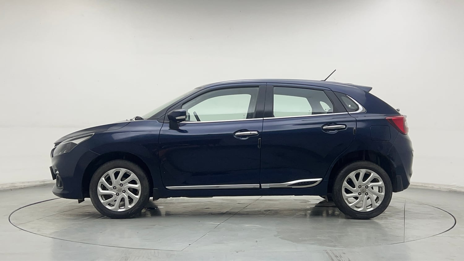Used 2022 Maruti Suzuki Baleno Zeta MT Petrol Manual exterior LEFT SIDE VIEW