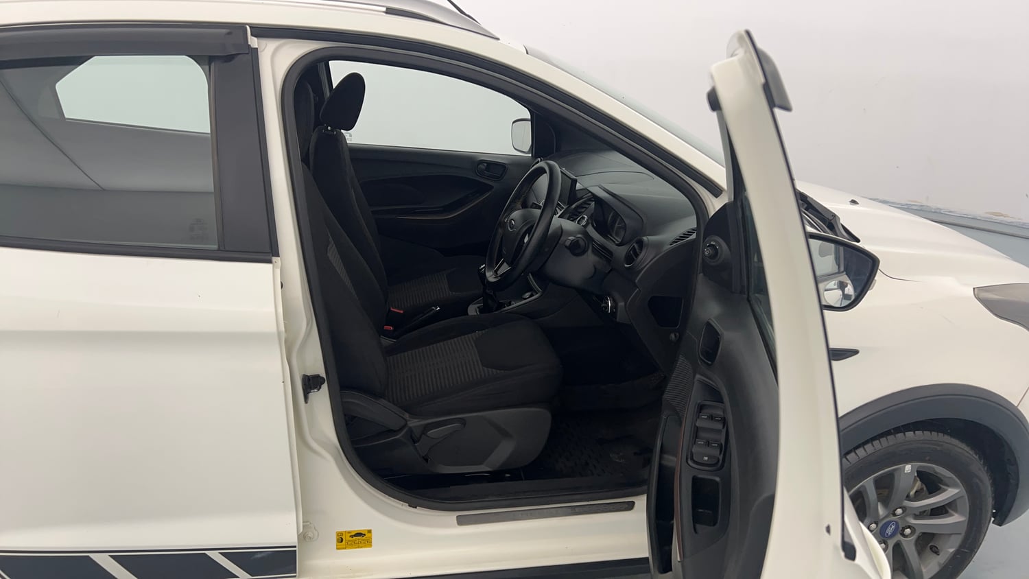 Used 2020 Ford Freestyle Titanium Plus 1.2 Ti-VCT Petrol Manual interior RIGHT SIDE FRONT DOOR CABIN VIEW